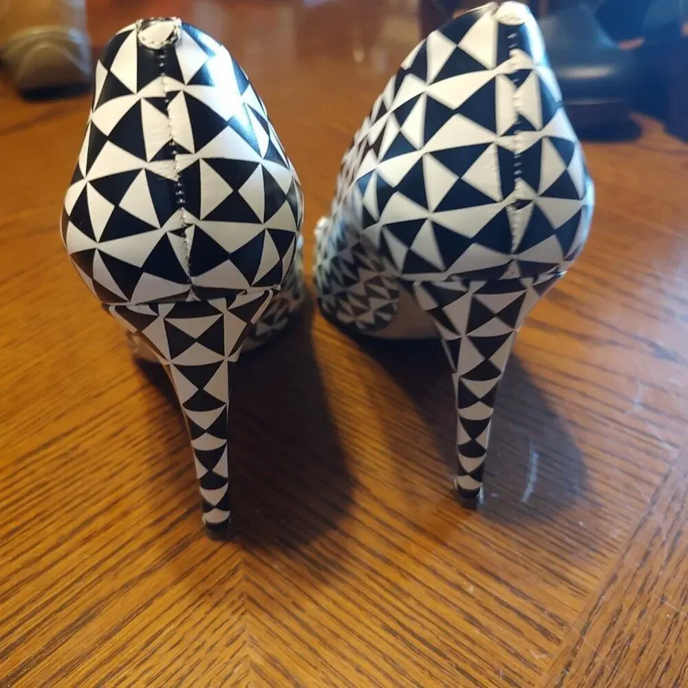 J.CREW Falsetto Printed‎ Geometric Black & White Heels Pumps  Size 8 1/2  EUC